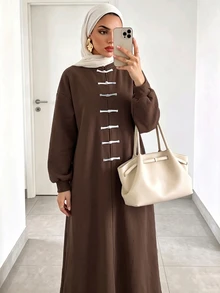 Mulvari فستان سويتشيرت نسائي بني طويل بقصة مستقيمة فضفاضة، بياقة واقفة وأزرار على شكل ضفدع، محبوك، ستايل صيني جديد، نابليون، للخريف والشتاء - بني - مشاهدة 4