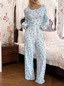CottageSlumber Set Piyama Celana Panjang Lengan Panjang dengan Hiasan Renda dan Motif Kelinci Lucu - Biru - View 3
