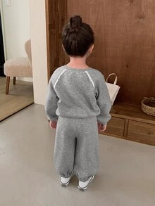 DAZY Infant (Girl) Round Neck Korean Style Long Sleeve Sweatshirt + Casual Long Pants Bowknot Fresh Sweatshirt Set - Grey - View 2