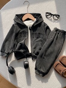 SHEIN 中性嬰兒男/女童、幼兒 2 件組秋冬休閒時尚黑色紮染連帽夾克套裝、運動衫套裝、嬰兒冬季穿搭套裝、街頭風 - 黑色 - 查看 6