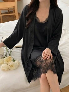 DAZY طقم ملابس نوم نسائي 2 قطعة/مجموعة، فستان كامي برقبة V مع تطريز دانتيل مرقع & روب كارديجان طويل فضفاض - الأسود - مشاهدة 7