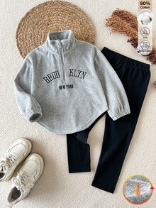 SHEIN 2件組女童休閒秋冬字母印花套裝，4-7歲，柔軟天鵝絨半開領上衣與彈性長褲，街頭風穿搭 - 灰色 - 查看 3