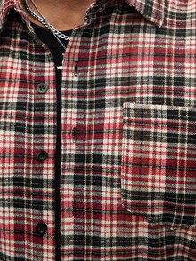 Manfinity CasualCool 男士格紋口袋單排扣長袖時尚襯衫 - 彩色 - 查看 3