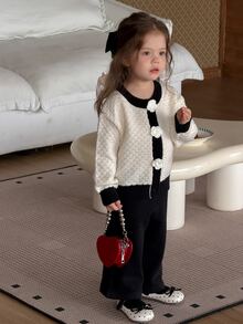 DAZY Baby Girl Korean Style Long Sleeve 3D Floral Decor Spring/Autumn Knit Cardigan And Knit Pants Set - Black and White - View 4