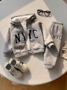 SHEIN 男女嬰兒適用，男嬰2件組秋冬抓絨加厚休閒可愛連帽衛衣套裝，外套套裝嬰兒冬季穿搭套裝，運動服，慢跑褲 - 卡其色 - 查看 3