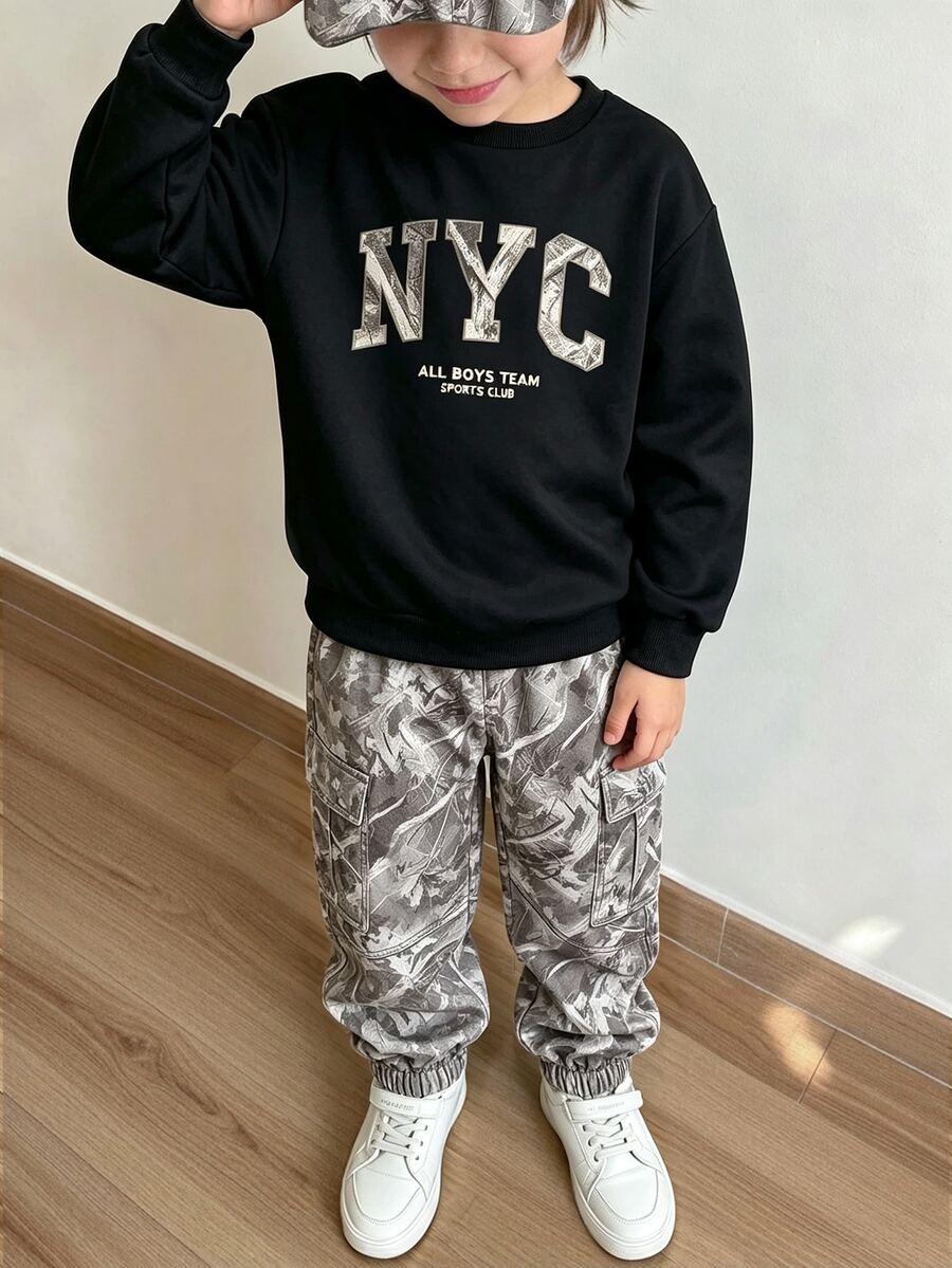 2件組小男孩圓領衛衣上衣與葉紋工裝褲套裝,迷彩印花服飾,長袖街頭風,適合假期派對,休閒舒適,春夏秋季穿著,柔軟舒適,男嬰首選,時尚休閒套裝 - 黑色 - 查看 1