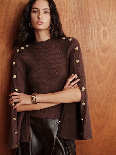 Anewsta Essential Women's Autumn/Winter Minimalist Premium Coffee Brown Vertical Ribbed Waist-Cinching Knit Sweater With Pearl Gold Buttons, Split Sleeves And Small Stand Collar
