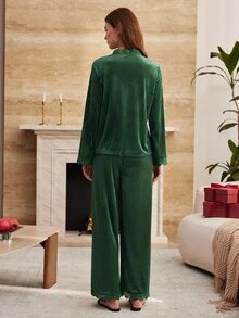 Moireta Women's Minimalist Elegant Glossy Velvet Long Sleeve Pants Pajama Set - Dark Green - View 2