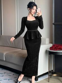 DAZY Setelan 2 Potong Elegan untuk Wanita: Atasan Lengan Panjang Kerah Angsa Warna Polos dengan Hiasan Ruffle di Bagian Bawah dan Rok - Hitam - View 8