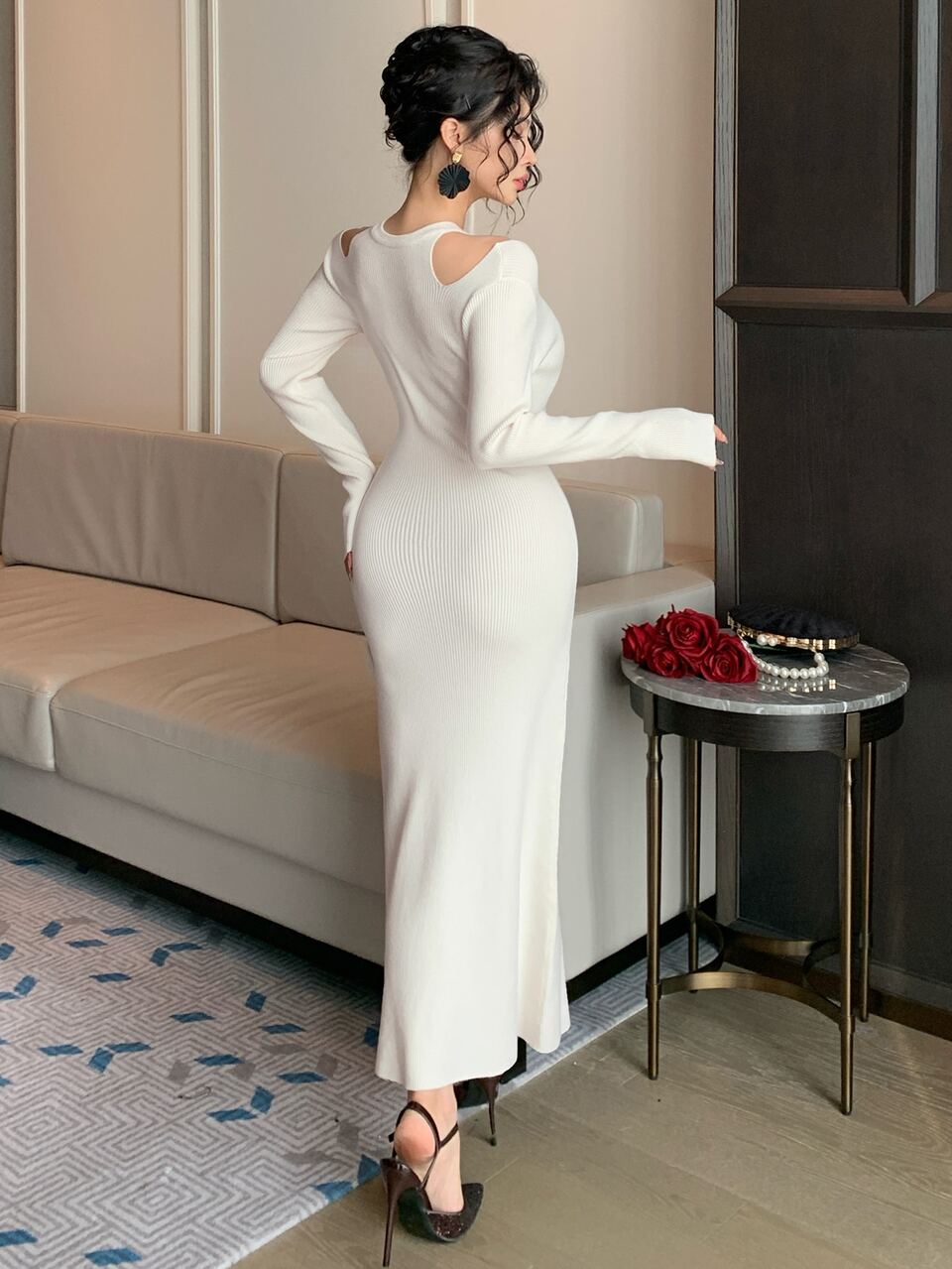Women's Solid Color Cold Shoulder Long Sleeve Fitted Elegant Knit Dress
