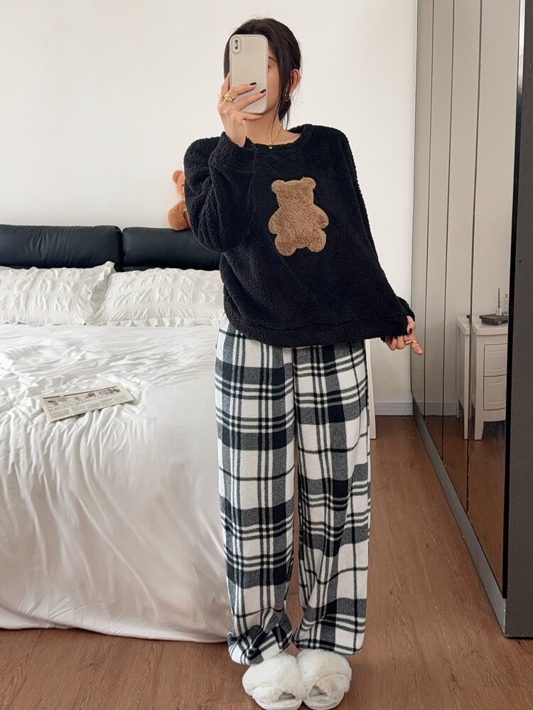 Napfluff 2件組極簡熊長袖上衣與格紋長褲睡衣家居服 - 黑色 - 查看 3