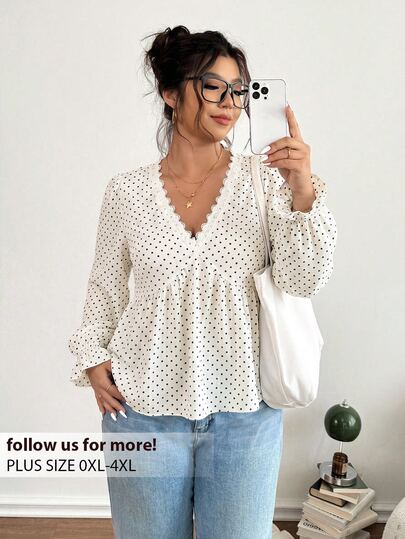 SHEIN Frenchy Blusa de moda para mujer talla grande con cuello en V, encaje en contraste, estampado de lunares y manga larga