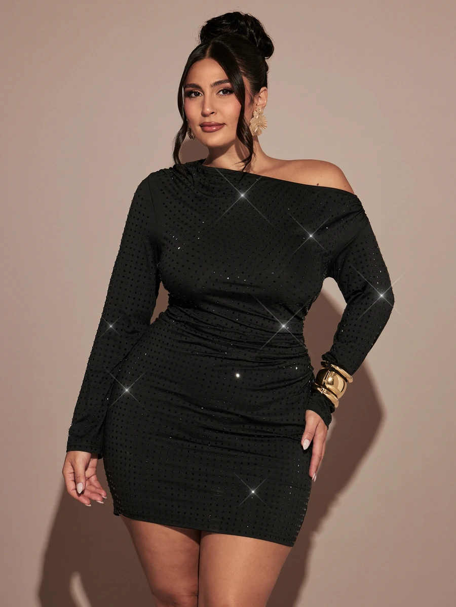 SHEIN BAE CURVE Plus Size Women Black Asymmetrical Shoulder Rhinestone Long Sleeve Dress - Black - View 1