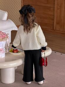DAZY Baby Girl Korean Style Long Sleeve 3D Floral Decor Spring/Autumn Knit Cardigan And Knit Pants Set - Black and White - View 2