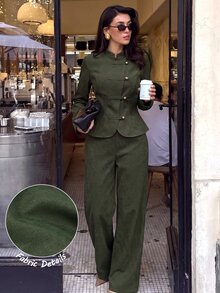 Modelyn Blus Wanita Musim Dingin dan Gugur dengan Kerah Tegak dan Kancing Depan, Dipadukan dengan Celana Panjang Lebar Warna Hijau Militer - Pakaian Kantor Dua Potong Napoleon yang Elegan - Hijau - View 1
