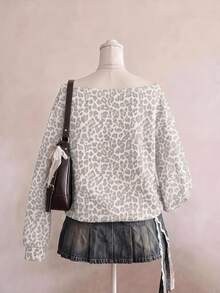SHEIN EZwear 經典復古水洗白灰色豹紋不對稱肩設計女款衛衣，秋季休閒街頭風，適合多種場合，Y2K復古風，返校季秋冬上衣 - 彩色 - 查看 2