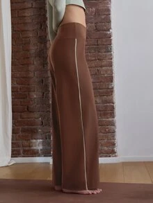 Nöista Part Of A Set, Activewear Long Pants With Straight Shape, Button In Contrast As Detail, Perfect For Weekends In Fall Winter, Activewear, Barre Yoga  - Coffee Brown - View 5