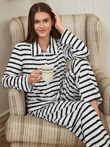 Doze Lane Classic Black & White Wavy Striped Lapel Cardigan Pajama Set For Women, Long Sleeve, Long Pants, Loose Fit, Wearable Outdoors, 2 Pieces Set - Black and White - View 6