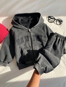 SHEIN 中性嬰兒男/女童、幼兒 2 件組秋冬休閒時尚黑色紮染連帽夾克套裝、運動衫套裝、嬰兒冬季穿搭套裝、街頭風 - 黑色 - 查看 3