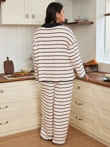 Doze Lane Set Piyama Wanita Ukuran Besar Motif Garis-Garis Bergaris dengan Warna Kontras, Pakaian Santai Kasual - Aprikot - View 3