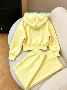 SHEIN 女童休閒時尚針織純色前胸字母圖案落肩長袖羅紋收腰連帽上衣與前中線字母圖案長褲運動套裝 2件組 - 黃色 - 查看 2