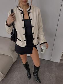 SHEIN BAE 女款時尚青蛙鈕扣長袖拼色夾克 日常穿著 黑白配色 秋季優雅 - 卡其色 - 查看 4