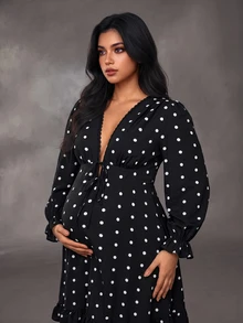 Cheriluna Maternity فستان حمل مقاس كبير أنيق وكاجوال بأكمام طويلة وكشكشة وياقة V عميقة وفيونكة أمامية وقصة A-Line مع كشكشة في الحافة بنقشة نقاط سوداء - الأسود - مشاهدة 6