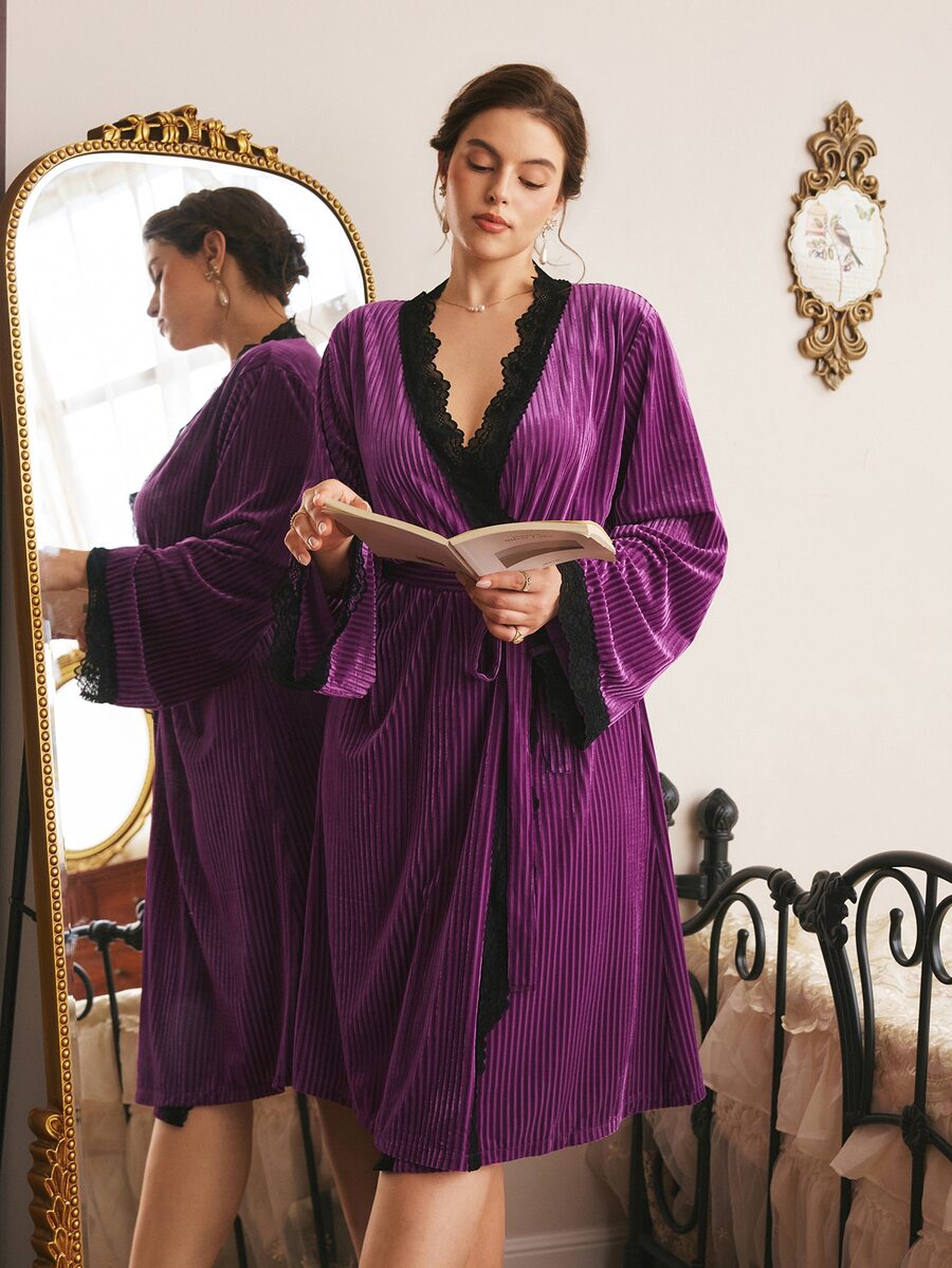 Côtesoire Jubah Panjang Beludru Bergaris Mengkilap untuk Wanita Ukuran Besar - Red Violet - View 1