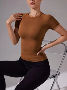 Easithlete Easithlete 女款純色插肩袖短袖日常健身運動T恤 無縫 - 摩卡棕 - 查看 3