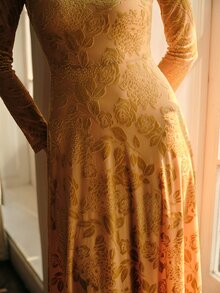 MOTF PREMIUM WOMEN'S ELEGANT VELVET ROSE JACQUARD ASYMMETRICAL HEM MIDI DRESS - Gold - View 3