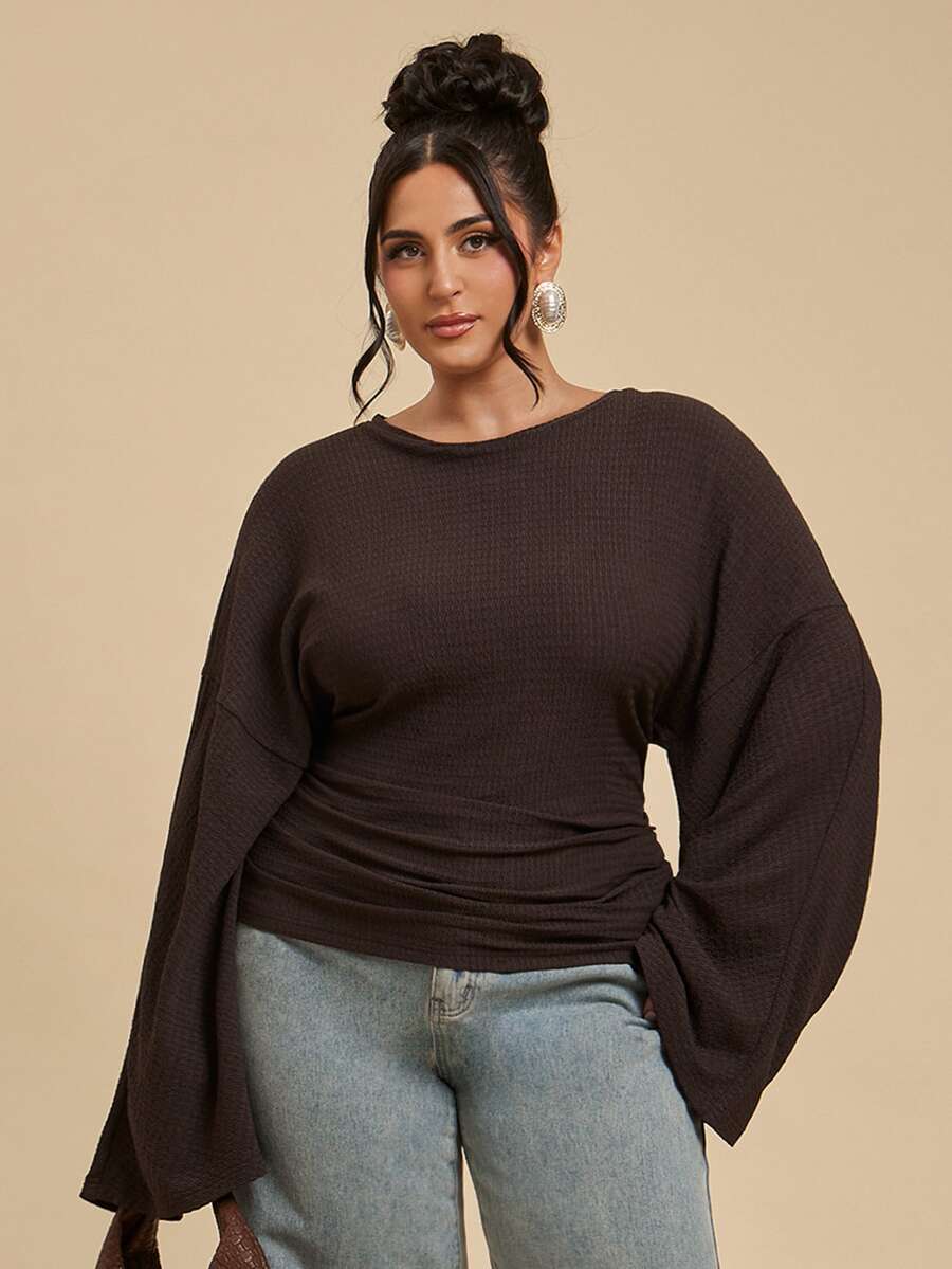 SHEIN BAE CURVE تي شيرت نسائي مقاس كبير بني اللون بتصميم مجعد وملمس بارز وأكمام طويلة - بني - مشاهدة 1