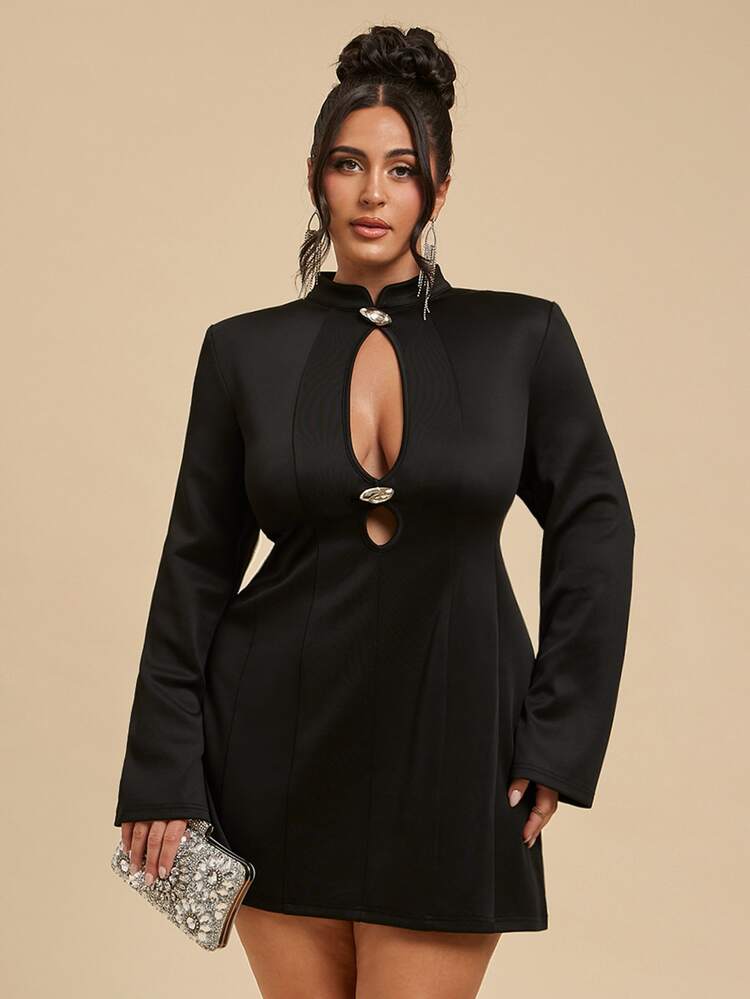 SHEIN BAE CURVE 大尺碼女款黑色短款鏤空洋裝 - 黑色 - 查看 4