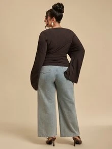 SHEIN BAE CURVE تي شيرت نسائي مقاس كبير بني اللون بتصميم مجعد وملمس بارز وأكمام طويلة - بني - مشاهدة 5