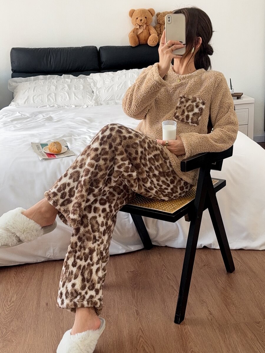 Napfluff Set Piyama Wanita Kasual Motif Leopard Bahan Coral Fleece Tebal dan Mewah - MultiWarna - View 1