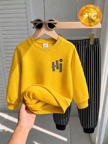 男童(小號)運動衫套裝，2件套，亮黃色上衣，正反面印有條紋「HI」字母，羅紋領口、袖口與下擺，黑白直條紋慢跑褲，羅紋袖口 - 彩色 - 查看 3