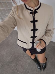 SHEIN BAE 女款時尚青蛙鈕扣長袖拼色夾克 日常穿著 黑白配色 秋季優雅 - 卡其色 - 查看 6