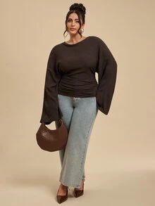 SHEIN BAE CURVE تي شيرت نسائي مقاس كبير بني اللون بتصميم مجعد وملمس بارز وأكمام طويلة - بني - مشاهدة 2