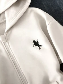 Sparklyn 秋冬女童連帽拉鍊外套 印花圖案混搭街頭風 針織衛衣面料 適合秋冬 略微寬鬆版型適應成長 校園與街頭穿搭 瞬間變身活力女孩 - 白色 - 查看 5