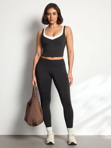 Easithlete Easithlete Women's 2 In 1 Fitted Cropped Sports Tank Top - Black and White - View 4