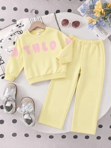 SHEIN 熱銷新款紫色蝴蝶結女童運動休閒套裝 4-7歲，2025秋季 INS 風格 2件式衛衣與運動長褲 - 黃色 - 查看 4