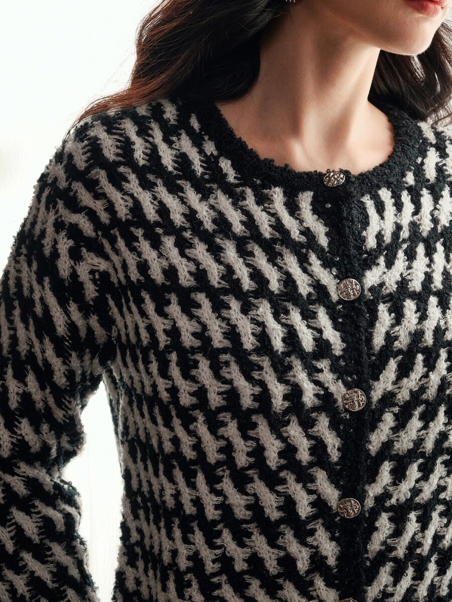 Anewsta Black And White Color Block Elegant Loose Fit Women's Cardigan Top - Black and White - View 1