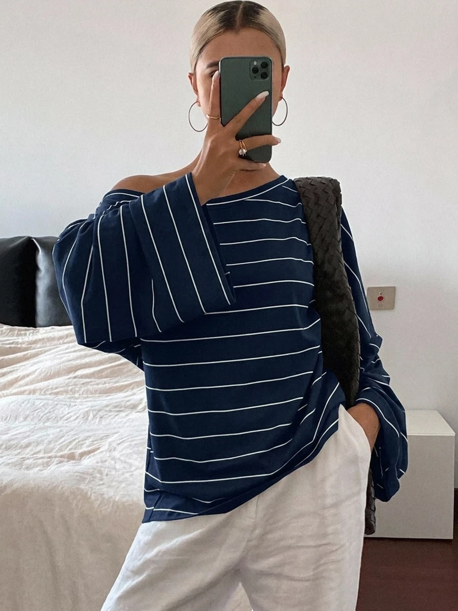 DAZY 女款條紋不對稱肩寬鬆街頭休閒T恤 - 藏蓝色 - 查看 1
