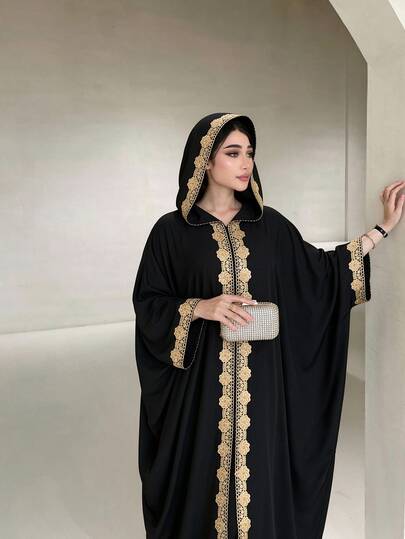 Yasmyna Contrast Lace Loose Hooded Arabic Robe