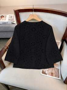 GlowEve CURVE Jaket Pendek Lengan 3/4 Schiffy Warna Polos untuk Wanita Ukuran Plus, Cocok untuk Liburan Musim Panas, Perjalanan Sehari-hari, dan Perjalanan Musim Gugur. - Hitam - View 2