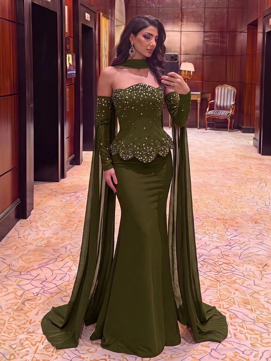 Glamrae فستان سهرة فاخر أنيق ورومانسي باللون الأحمر الداكن، بدون حمالات مع ياقة غير متماثلة وحمالة رقبة قابلة للفصل، مزين باللؤلؤ والراينستون، بقصة ضيقة وذيل حورية مع ذيل طويل، مناسب لحفلات الزفاف والاحتفالات والمناسبات الرسمية، بتصميم تطريز كثيف - أخضر عسكري - مشاهدة 1
