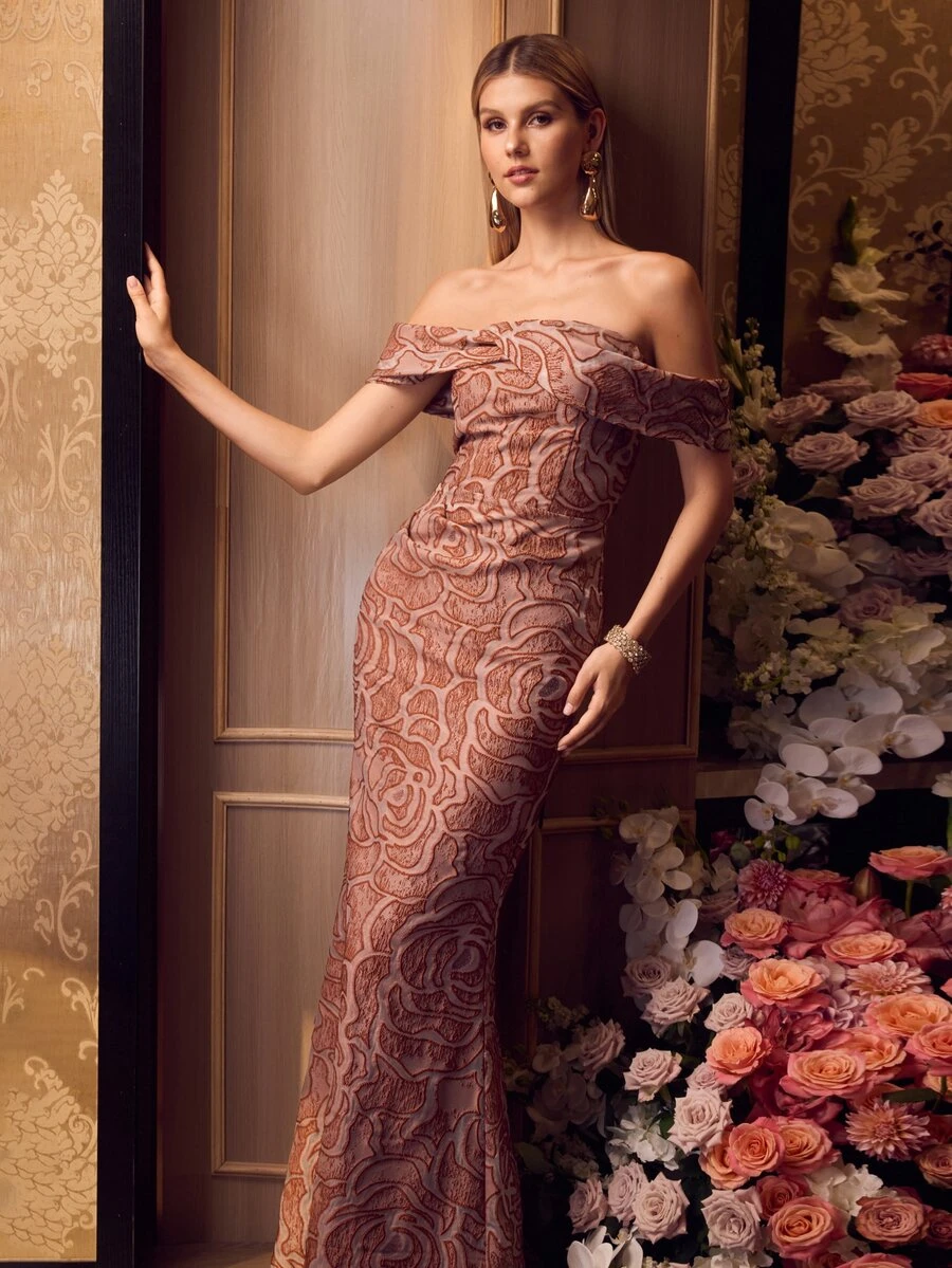 MOTF Soiréza GAUN PESTA JACQUARD DESAIN 3D LEHER KOTAK UNTUK WANITA - Merah tua - View 1
