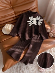 SHEIN Playful Pals 女嬰春夏秋冬休閒親子套裝 T-shirt 套組，不對稱套頭長袖高領磨毛摩卡棕羅紋布料 3D 花卉 - 棕色 - 查看 1