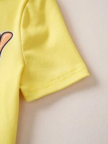 LOONEY TUNES X SHEIN ملابس منزلية للفتيات الصغيرات بطبعة حروف، ملابس علوية بأكمام قصيرة وبنطال LOONEY TUNES - أصفر - مشاهدة 5