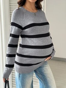 SHEIN كنزة صوفية كاجوال مخططة بأكمام راغلان طويلة للحوامل، خريف/شتاء - أبيض - مشاهدة 3