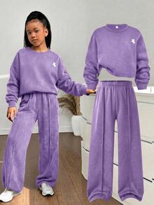 SHEIN 青少年女孩運動衫套裝，復古做舊印花 2 件套，圓領長袖小馬印花短版運動衫與寬鬆長褲休閒穿搭 - 紫色 - 查看 1